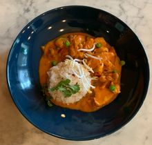 Rotes Thai-Curry mit  Poulet